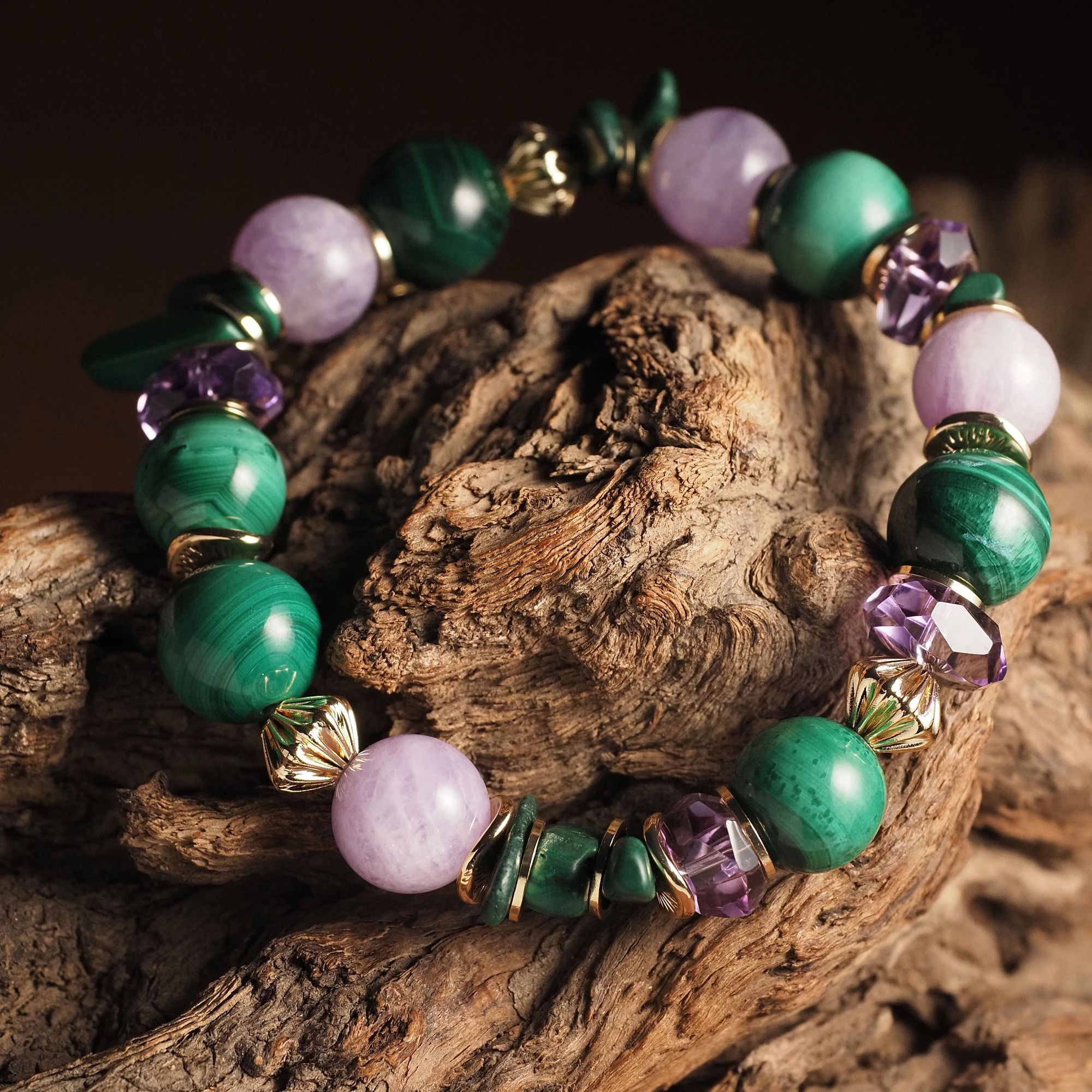 Браслет женский из Аметиста и Малахита