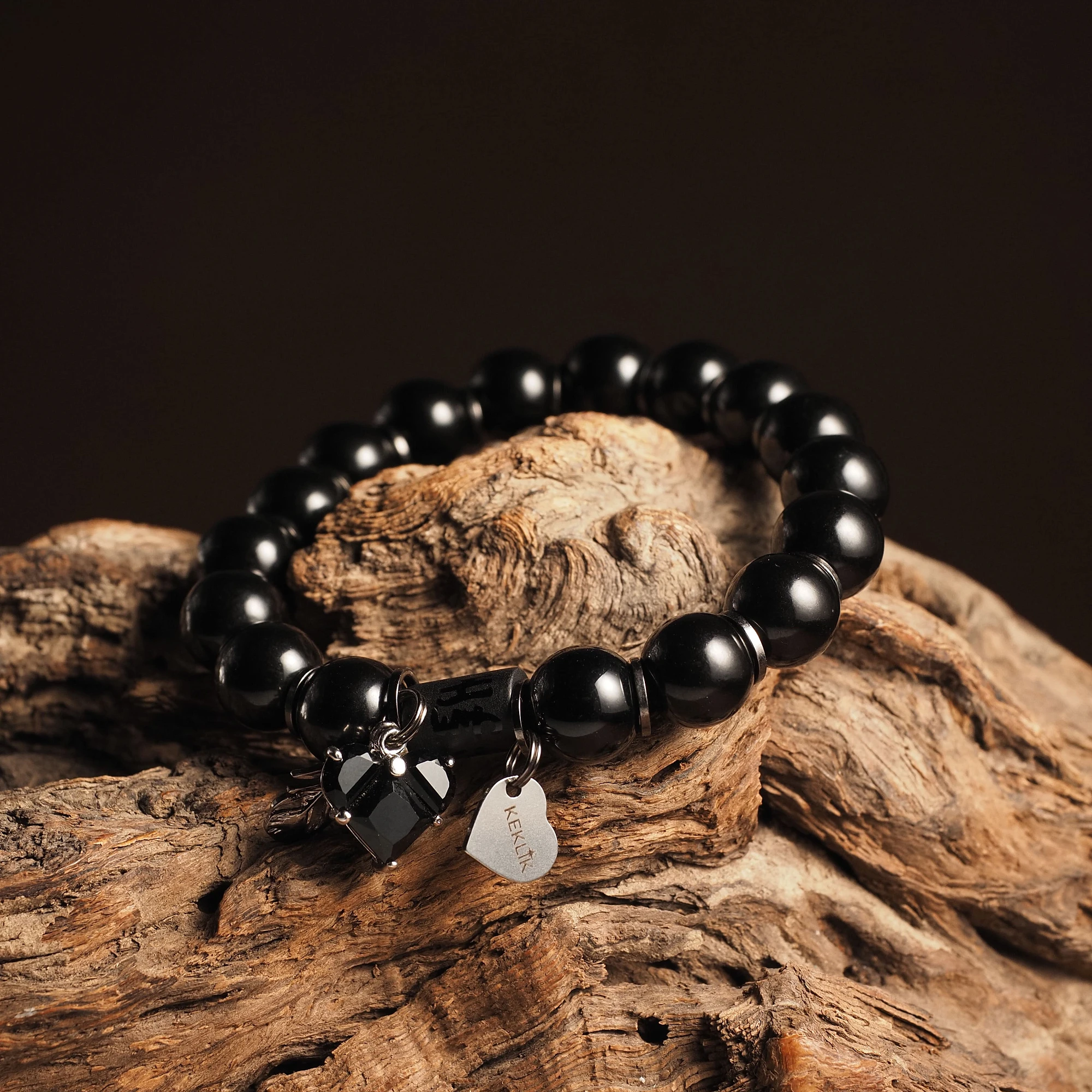 Браслет женский из Гагата