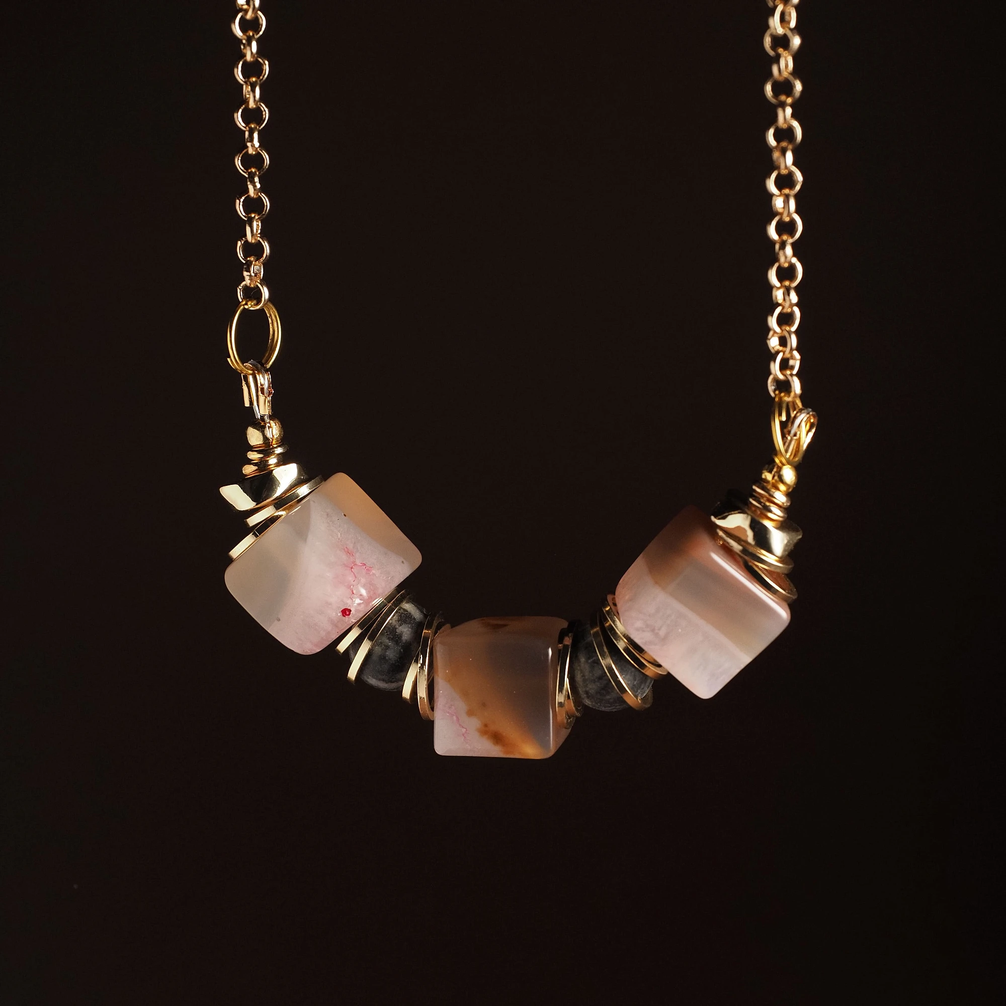 Чокер женский из Агата и Яшмы №1