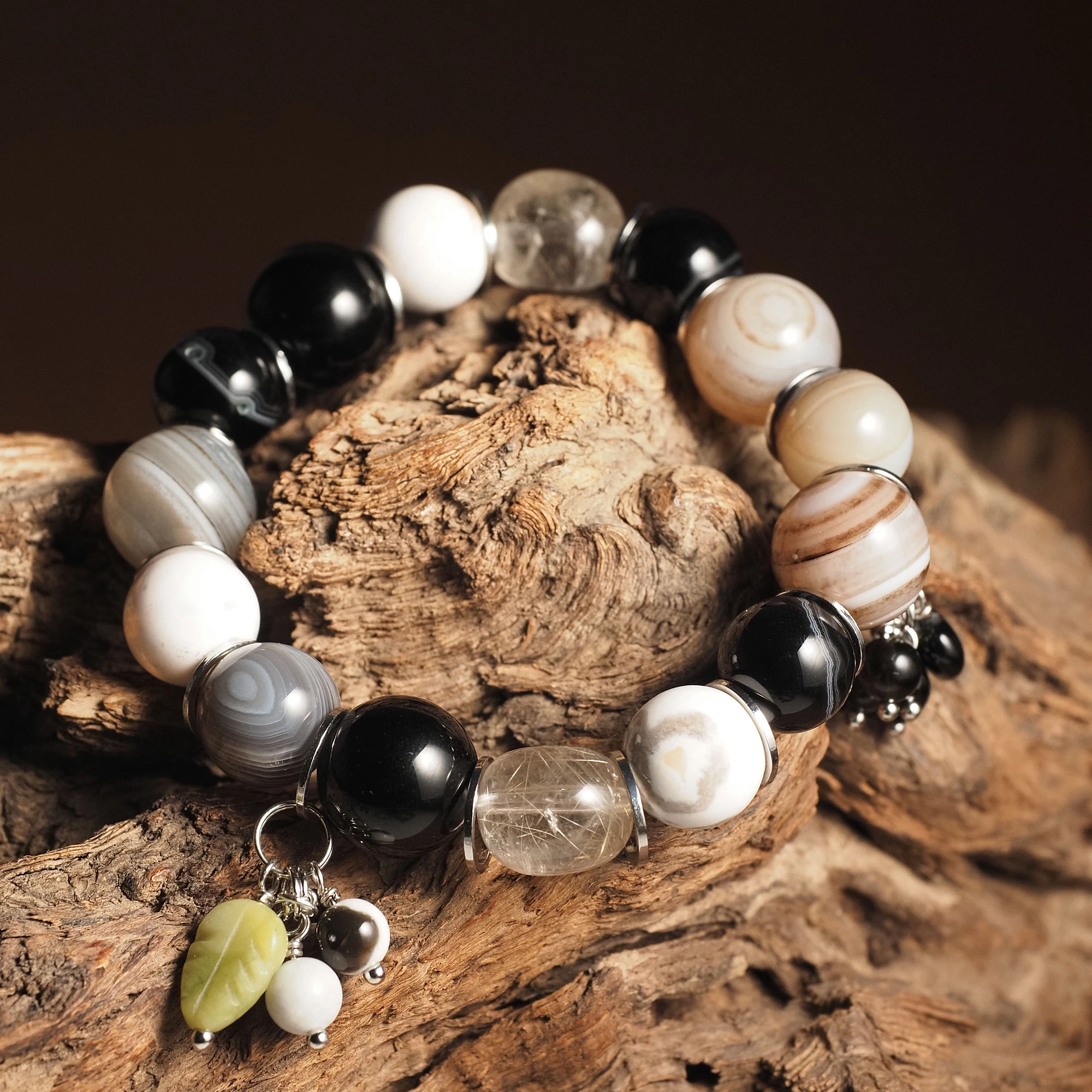 Браслет женский для 28-го числа рождения