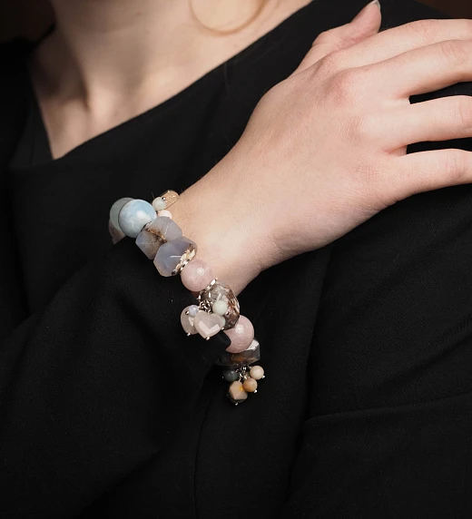 Браслет женский из Аквамарина, Берилла, Розового кварца, Халцедона и Яшмы