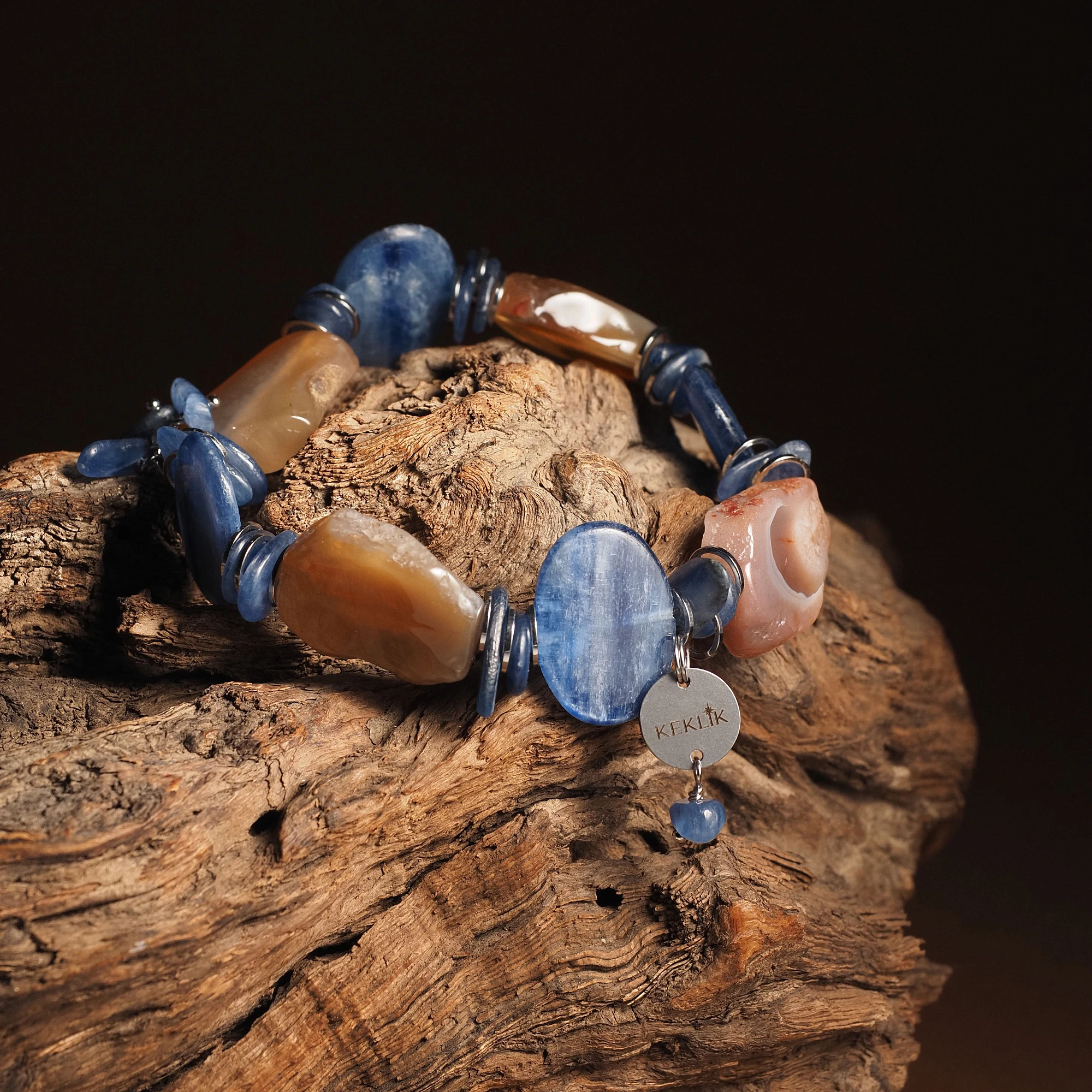 Браслет женский из Кианита и Сердолика