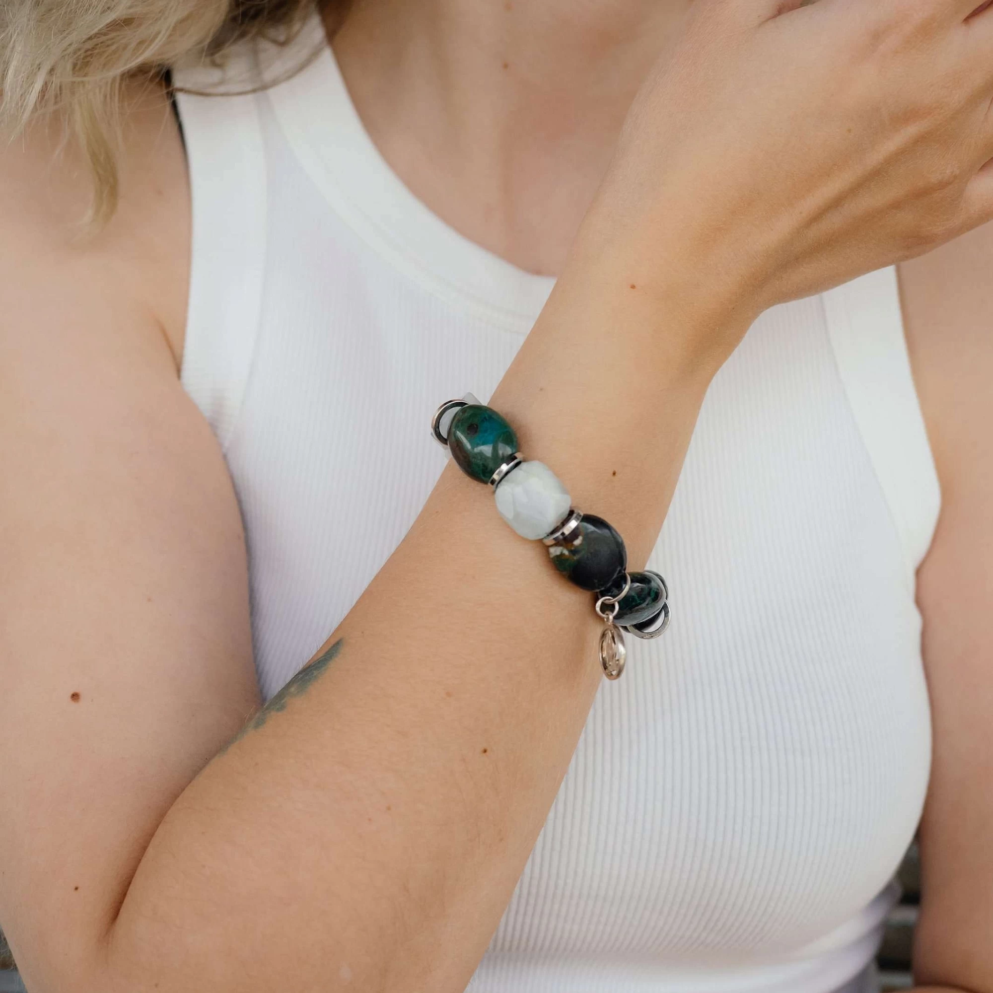 Браслет женский из Аквамарина и Хризоколлы