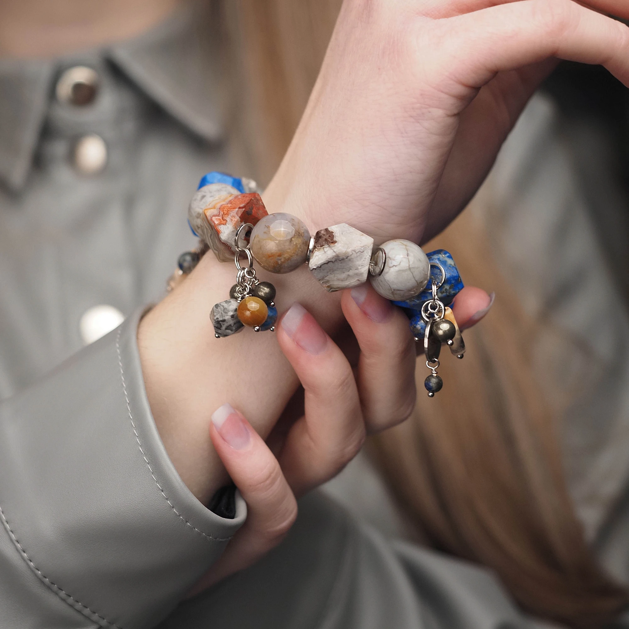 Браслет женский из Агата, Горного хрусталя, Лазурита и Пирита