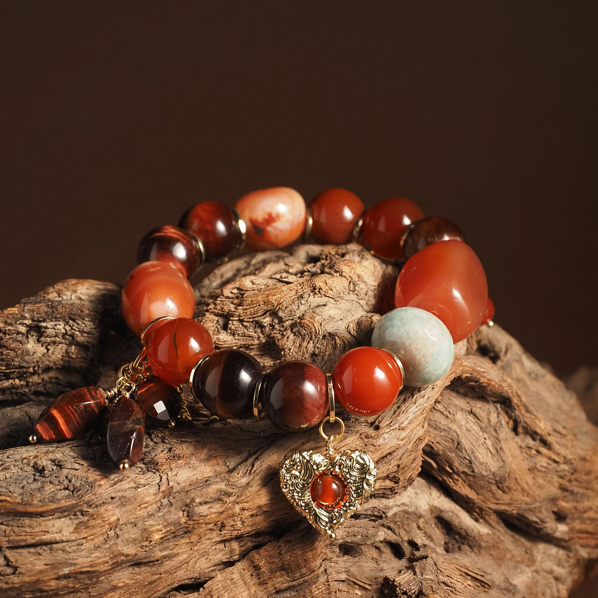 Браслет женский из Амазонита, Бычьего глаза и Сердолика