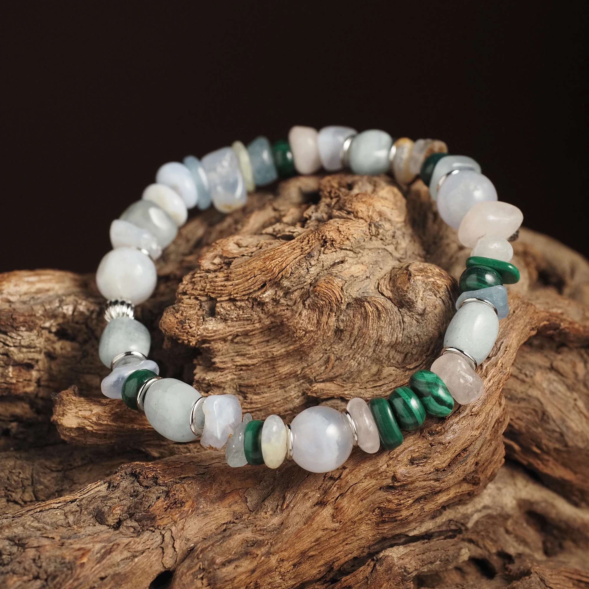 Браслет лаконичный из Малахита, Сапфирина, Берилла и Аквамарина