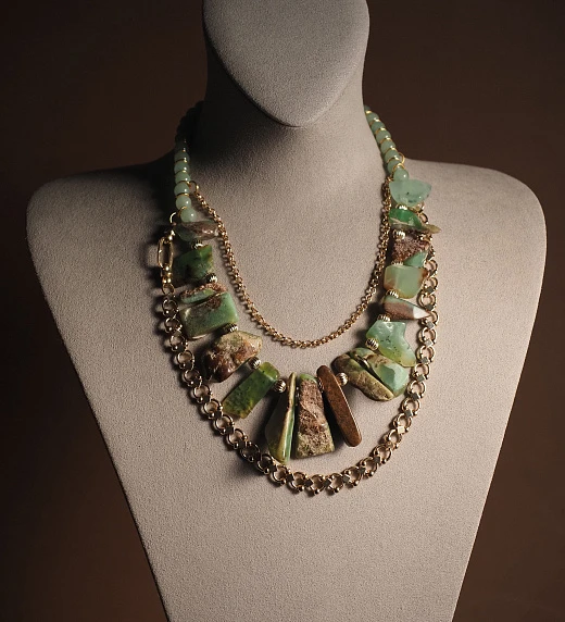 Чокер женский из Хризопраза