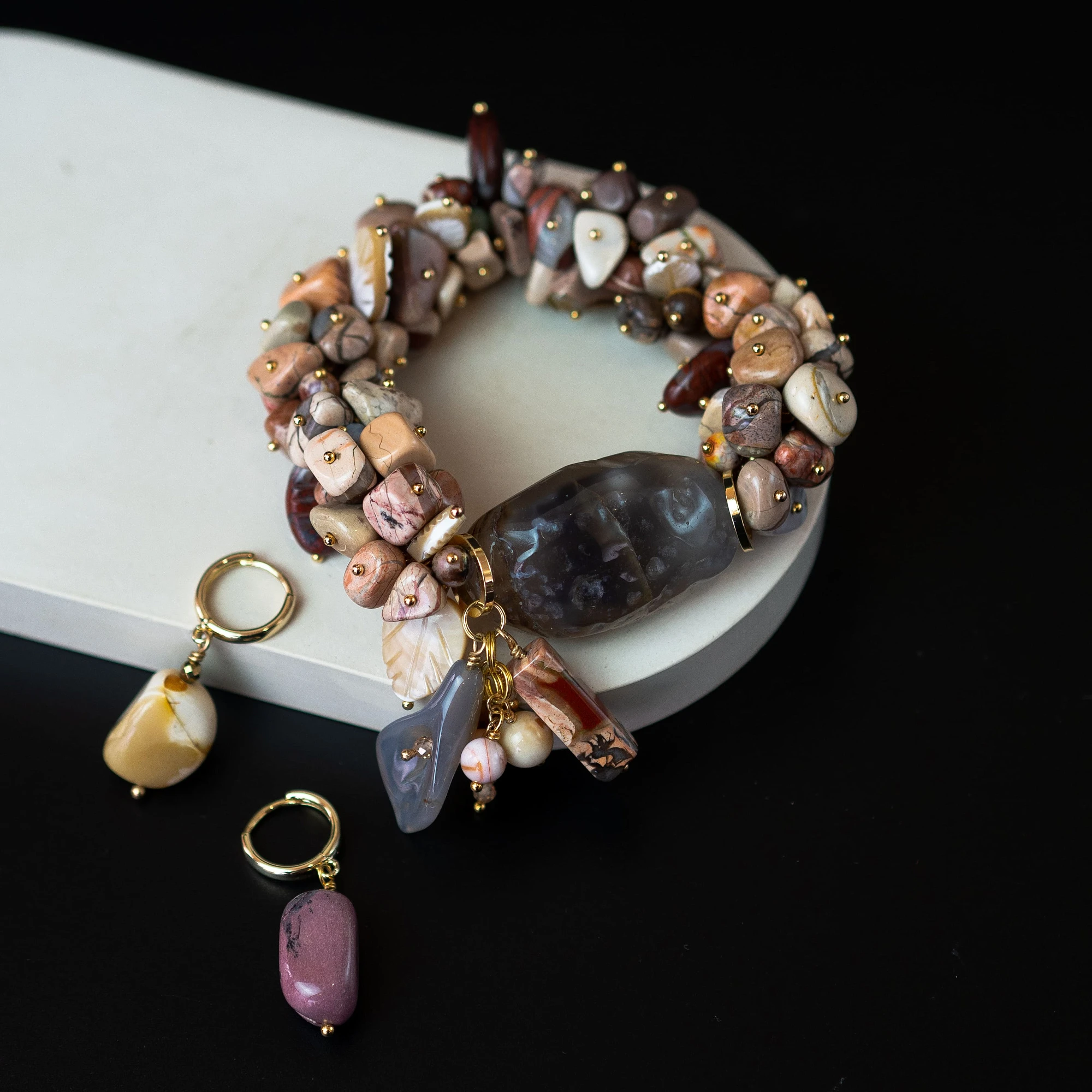 Браслет женский многокаменный из Яшмы и Агата