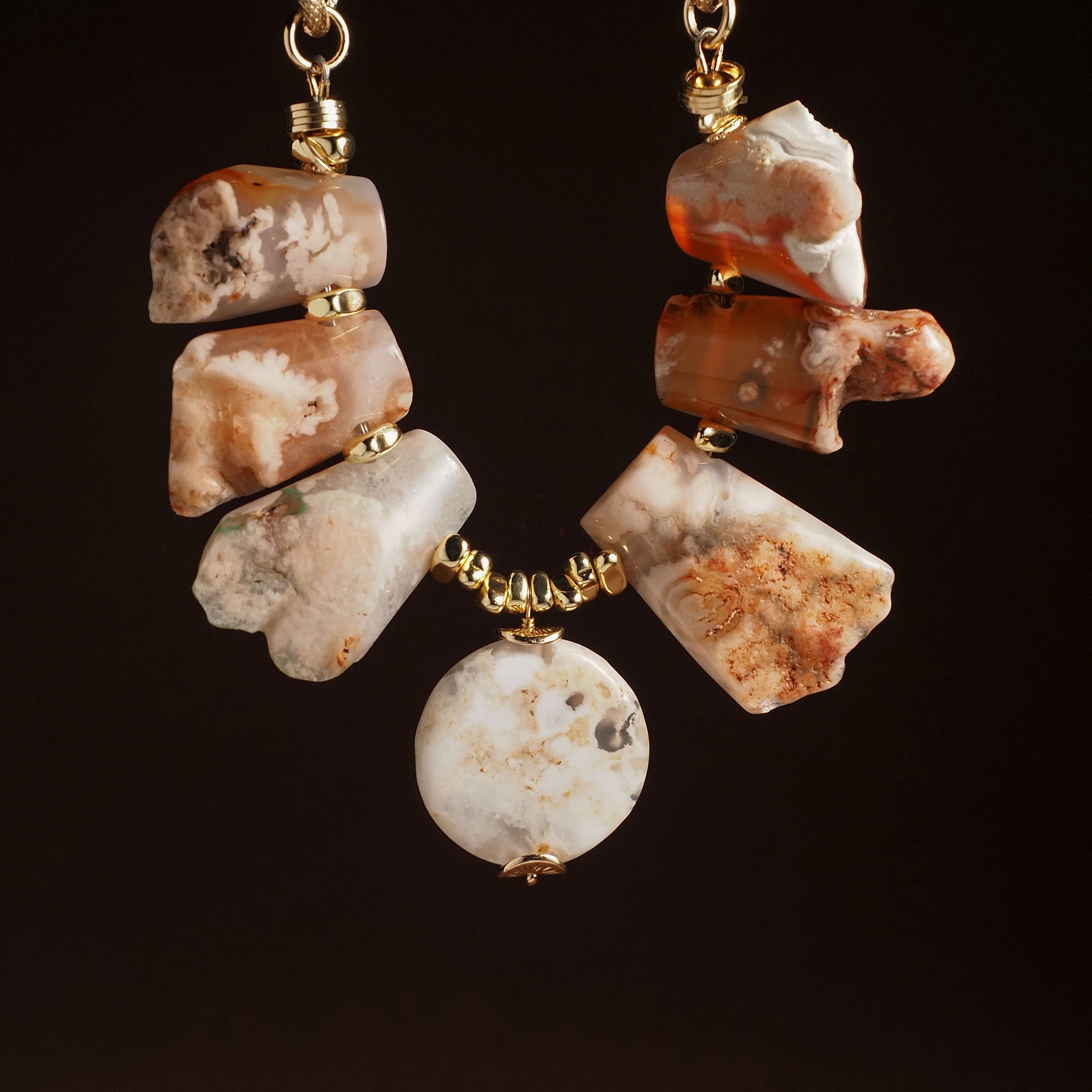 Колье из Сакурового Агата